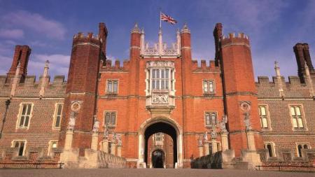 Hampton Court Palace- London